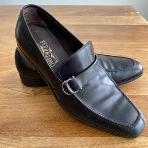 *SOLD* salvatore ferragamo size 10 EE